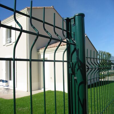 Factory-direct-sale Q235 low-carbon steel 3D curved fence the best choice for outdoor installationa