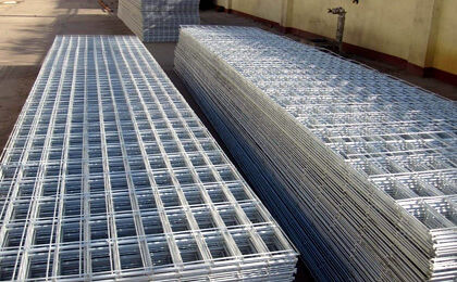 1/2" - 6" Hole Size Galvanized Welded Mesh Panel 1.22x2.44m Size
