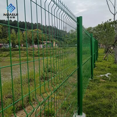 Robust 3D Curved Fence With Anti Theft Connectors Creating Non Removable Integrated Structures Between Posts And Panels