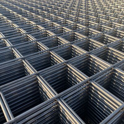 Steel Metal Welded Metal Mesh Fence Panels 25mm*25mm 50mm*50mm Square Hole