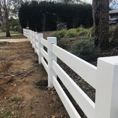 Livestock Farm Pvc Ranch Style Fencing 3 Layer White PVC Horse Fence Trellis/Gate For Versatile Yards