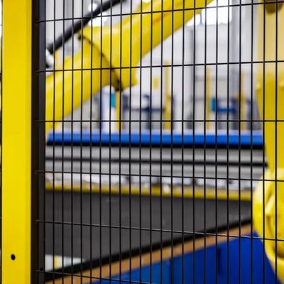 Corrosion Resistance Metal Robot Safety Fence Crafted To Deliver Protection For Workers Operating Near Robotic Machinery 