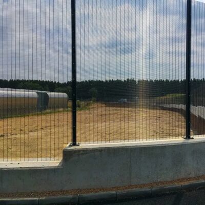 Pre Embedded or Flange Fixed Installation Options 358 Anti Climb Fence for Versatile in Various Terrain Conditions